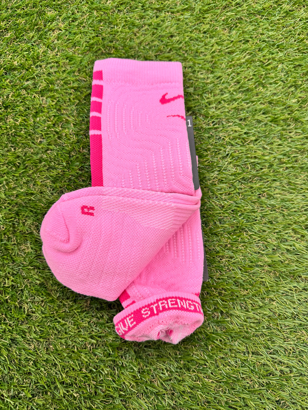 Nike Elite NBA DRI-FIT Pink Ribbon Crew Socks Large