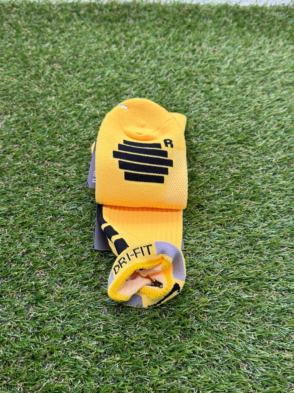 Nike Elite NBA DRI-FIT Yellow & Black Crew Socks Large